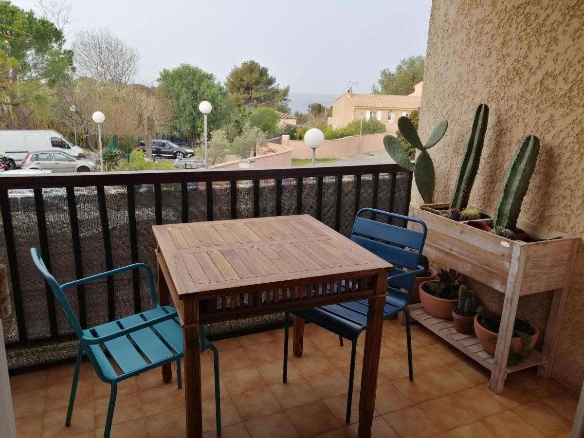 Sanary Les Gorguettes, Studio Avec Terrasse Vue Mer, A 10 Min A Pieds De La Plage Eksteriør bilde