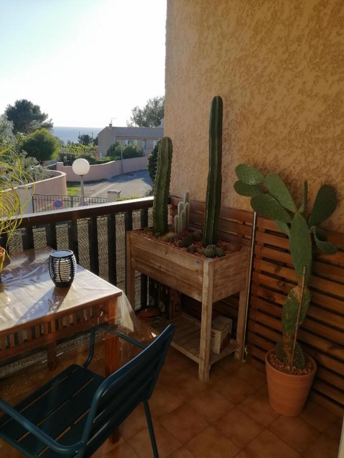 Sanary Les Gorguettes, Studio Avec Terrasse Vue Mer, A 10 Min A Pieds De La Plage Eksteriør bilde