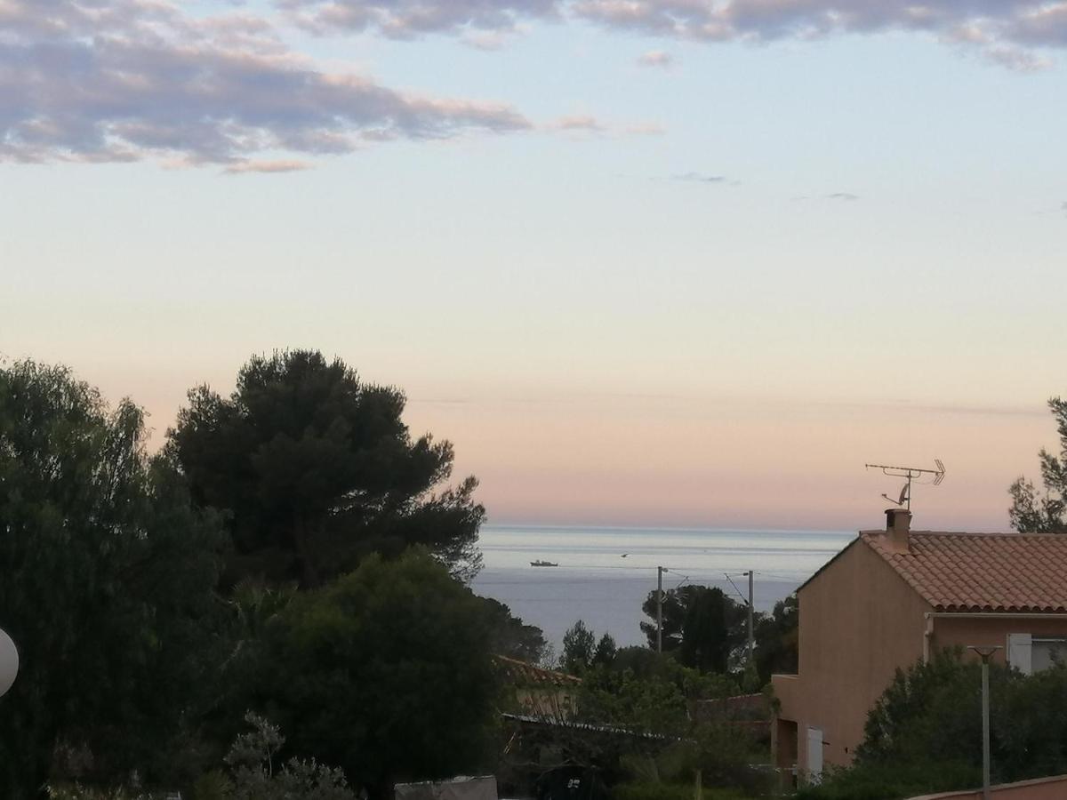Sanary Les Gorguettes, Studio Avec Terrasse Vue Mer, A 10 Min A Pieds De La Plage Eksteriør bilde