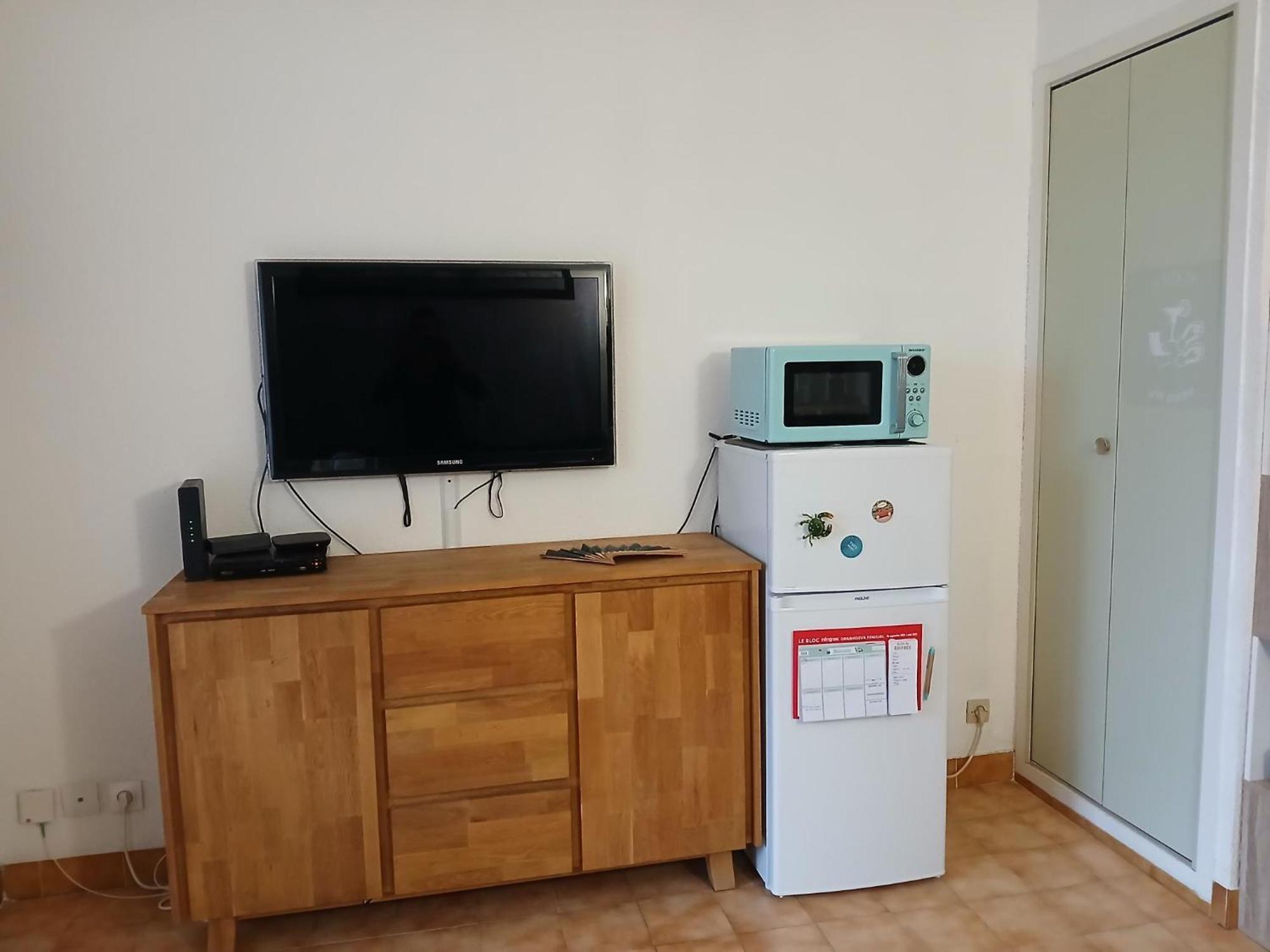 Sanary Les Gorguettes, Studio Avec Terrasse Vue Mer, A 10 Min A Pieds De La Plage Eksteriør bilde